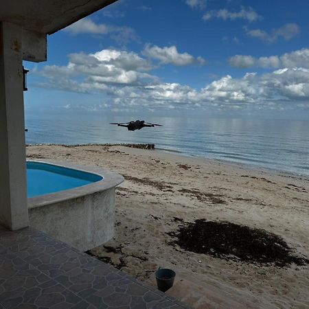 La Casa Amarilla Frente Al Mar Villa Chelem Exterior foto